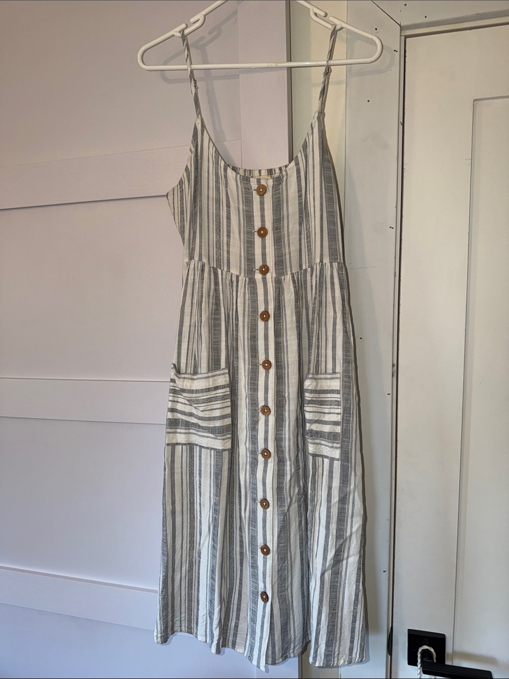 Roxy Striped Button-Front Sundress in Gray and White